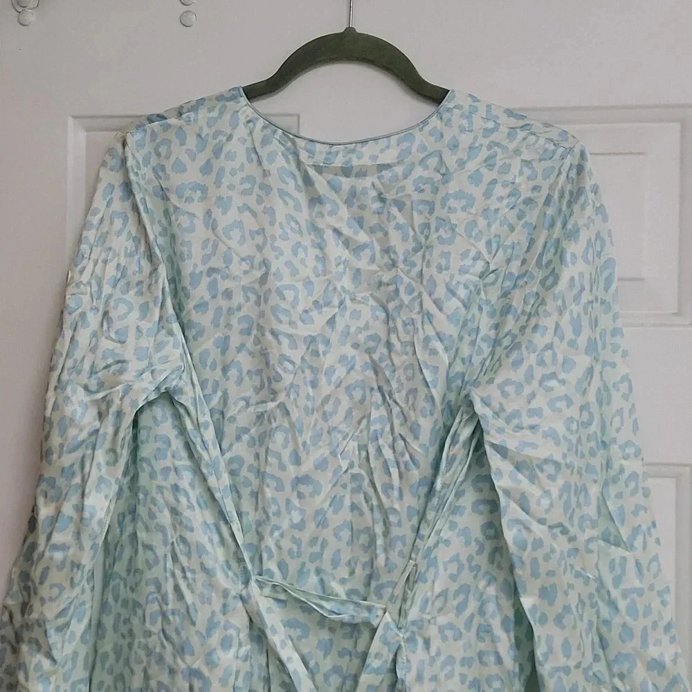 MORGAN LANE Langley Short Robe - Picture 7 of 9